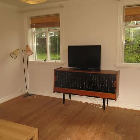 32 Tungata Apartments *